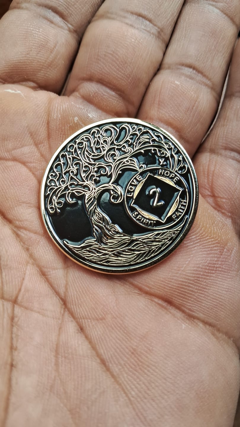 Customer photo review of 1 to 40 Year Sobriety Mint Twisted Tree of Life Gold Plated NA Recovery Medallion/Chip/Coin - Black