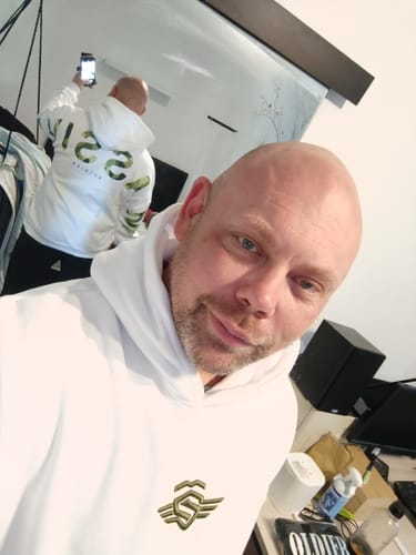 Customer photo review of BIG MASSIVE HOODIE CAMO WHITE