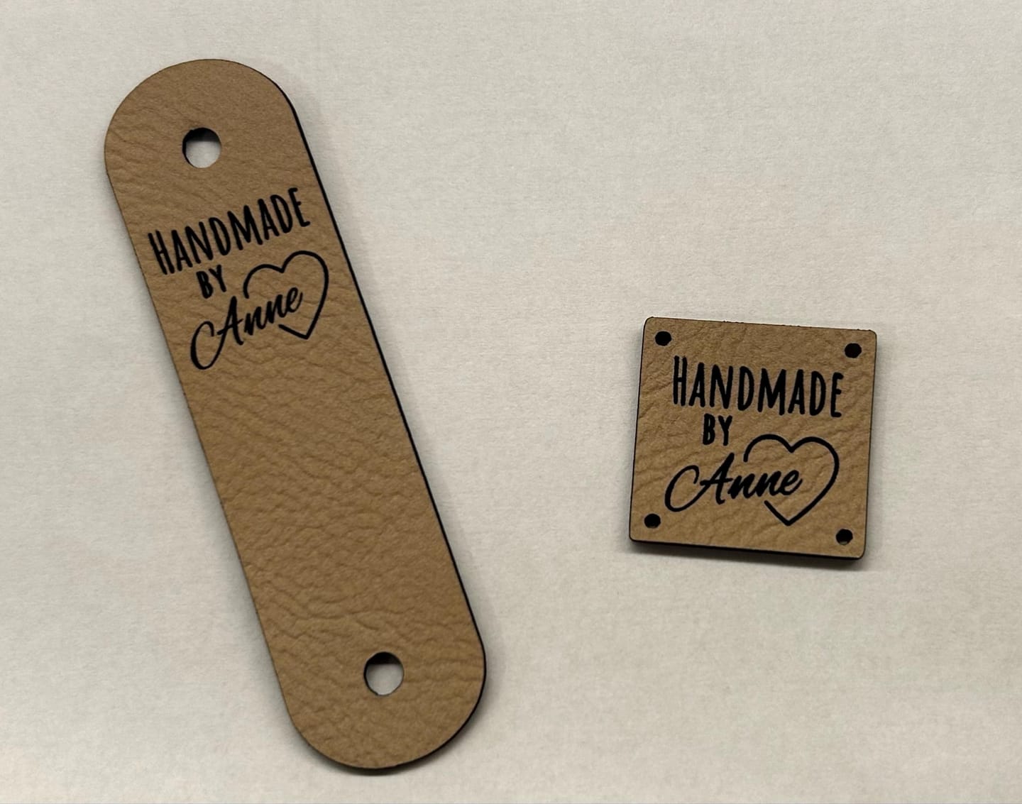 Customer photo review of Kunstleder Labels personalisiert mit Name oder Logo