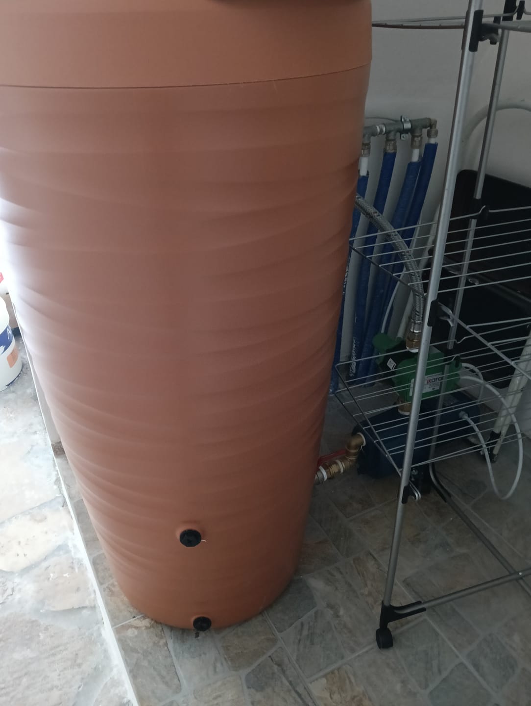 Customer photo review of YourCasa Regentonne 240 Liter [Wave Design] - Frostsicher & UV-beständig