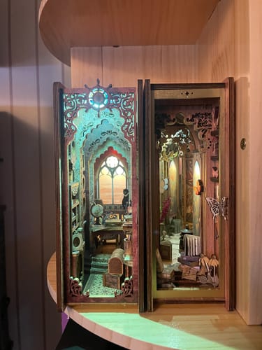 Customer photo review of Butterfly of the Unknown Lands DIY book nook