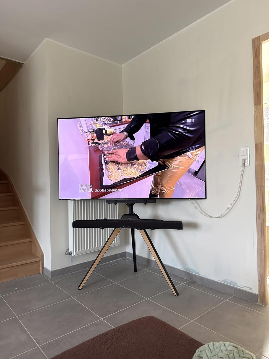 Customer photo review of Picasso FT65 TV Stand