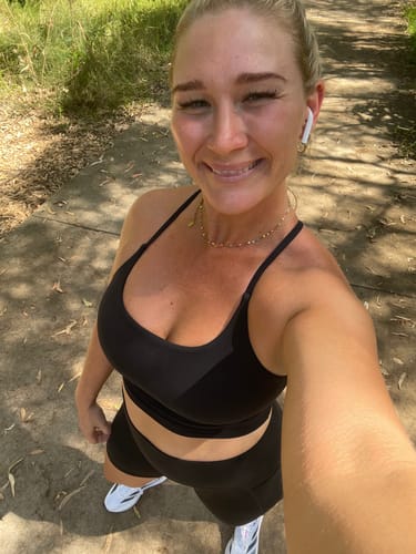 Laura R. review of LuxeBold image 1 out of 1