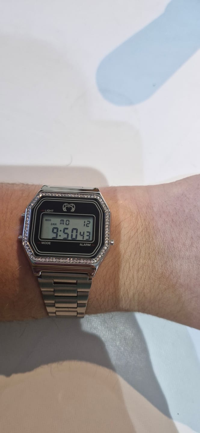 Customer photo review of Reloj Digital Vintage Brillo ~ Plata
