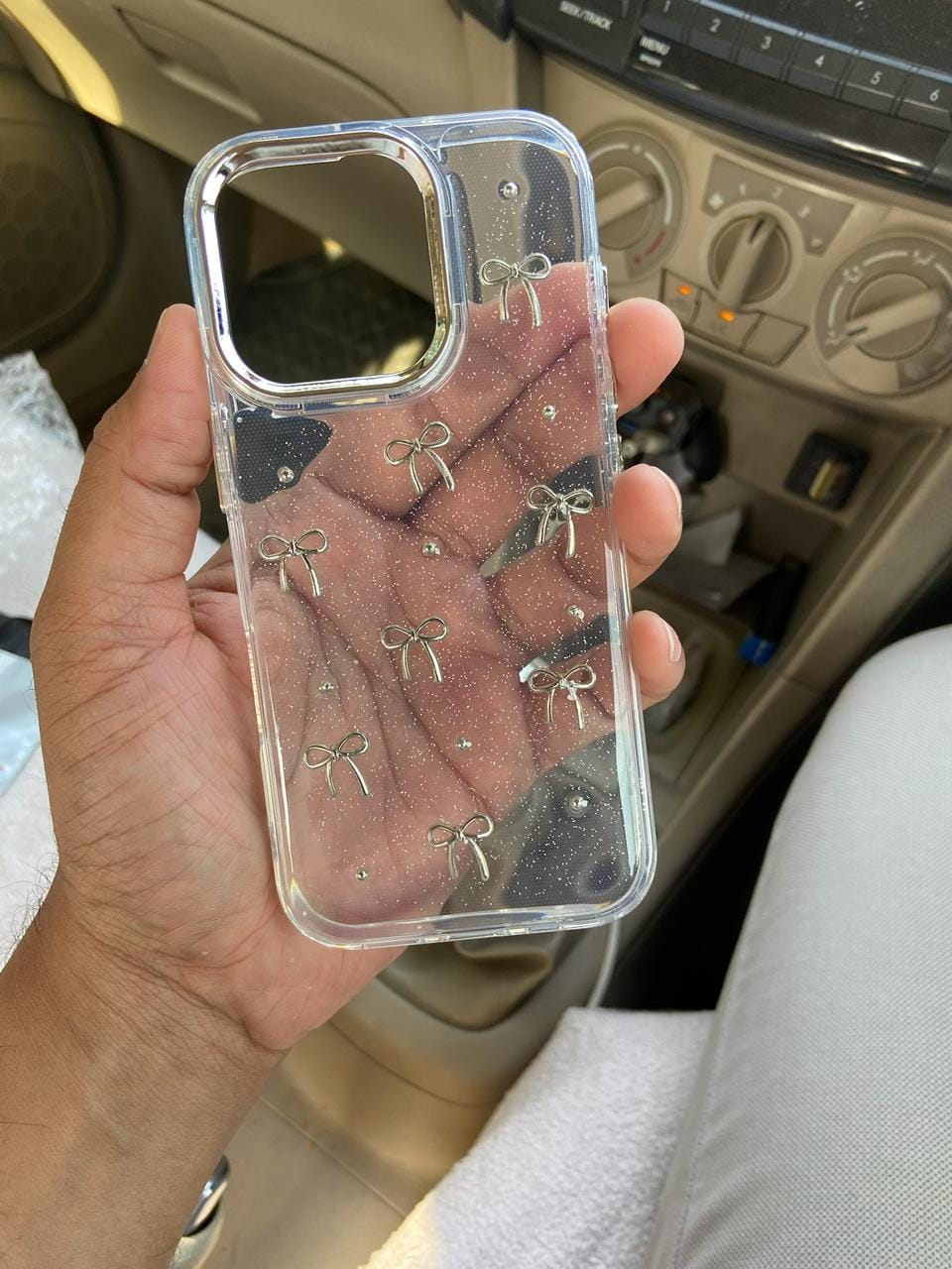 Customer photo review of 3D Glitter Silver Bow Transparent iPhone Case