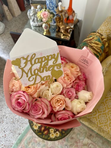 Customer photo review of Pink Deluxe Rose Bouquet - Mother's Day