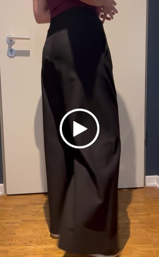 Customer video review of KLARA.K Wide Leg Pants