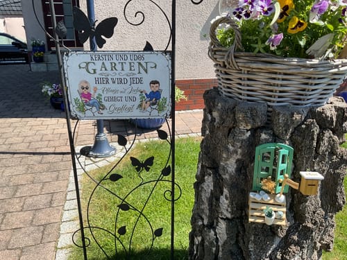 Customer photo review of Personalisiertes Gartenschild mit Namen Anpassbar
