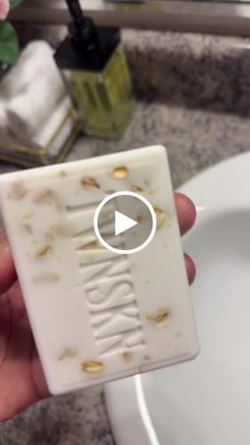 Customer video review of 2in1 Double Cleansing Bar | Half Discoloration Brightening corrector | Half Oat Relief Acne Exfoliant