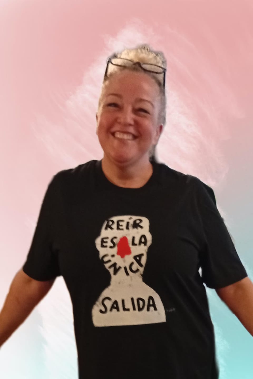 Customer photo review of Camiseta "Reír es la única salida"