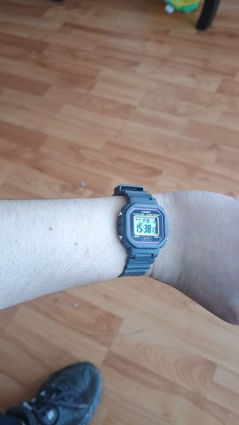 Customer photo review of Reloj Casio Vintage LA-20WH-8ADF Gris Rosado