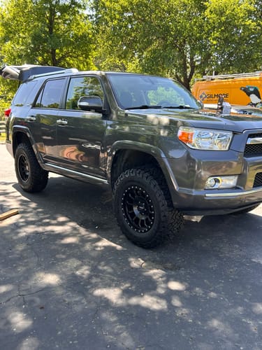 Customer photo review of Front Upper Control Arms For 2-4" Lift 2003-2023 Toyota 4Runner 07-14 FJ cruiser GX460