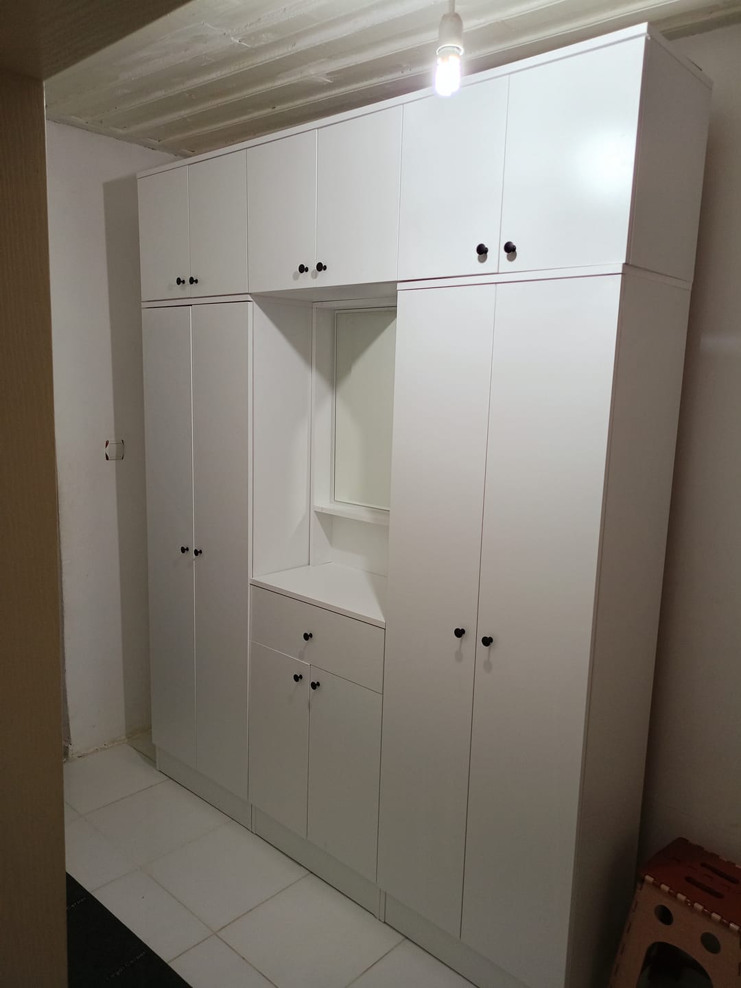 Customer photo review of Rani EA142 Portmanto Çekmeceli Aynalı Askılı Ayakkabılık Vestiyer Beyaz