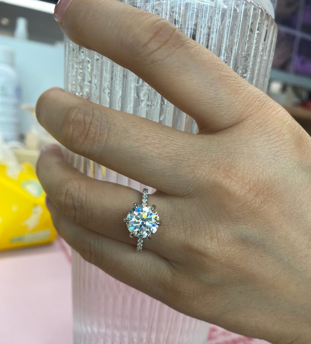 Customer photo review of Rodiffy Moissanite 2.0 Ct ～4.0 Ct Round Cut 6 Prong Promise Rings For Women