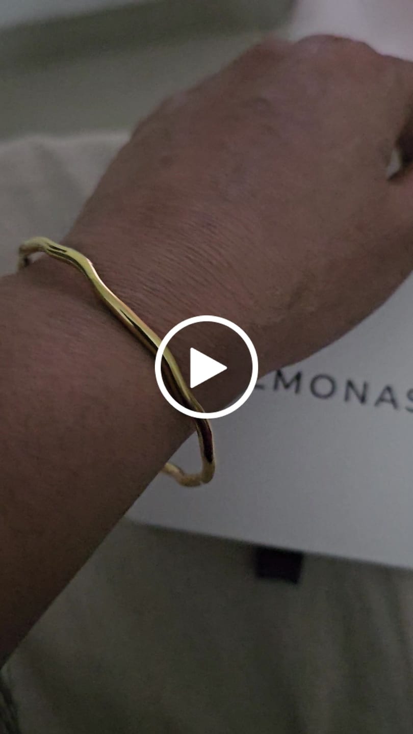 Customer video review of Wave Bracelet