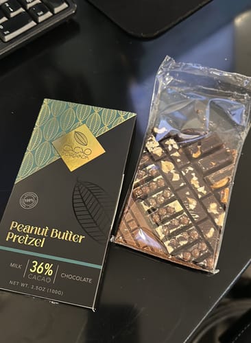 Customer photo review of Peanut Butter Pretzel Artisan Bar