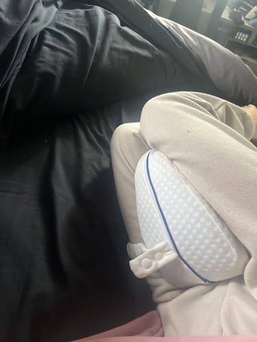 Avis photo d'un client sur Coussin Orthopédique Genoux Cellsius - Le secret d'un sommeil sans douleur
