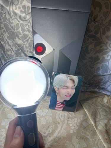 Customer photo review of BTS - OFFICIAL LIGHT STICK (SPECIAL EDITION) (ARMY BOMB)