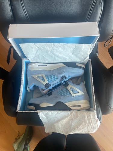 João A. review of Air Jordan 4 University Blue image 1 out of 1