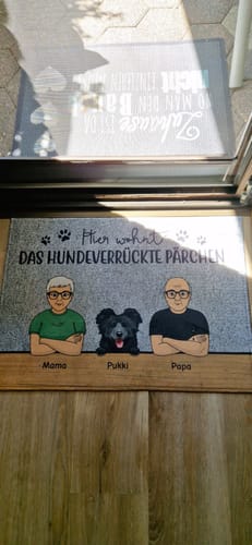 Waltraud I. review of Das hundeverrückte Pärchen - Individuelle Fußmatte image 1 out of 1