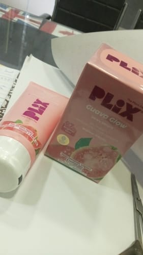 Customer photo review of Suroskie My Glow All-In-One Tinted Moisturizer with SPF 30 - Hydration, Sun Protection With SPF 30, Radiant Finish, Even Skin Tone, For All Skin Types (60ml)