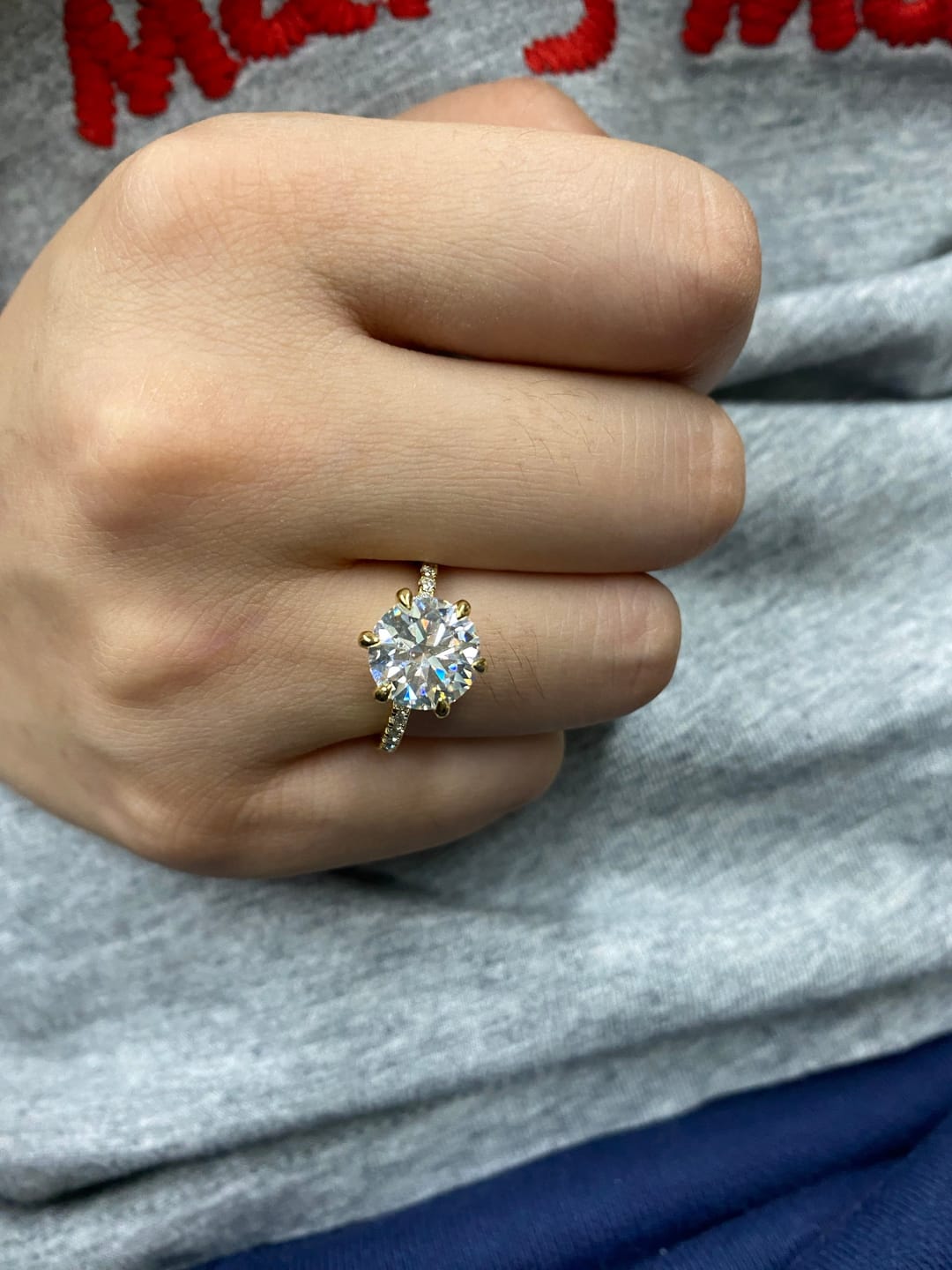 Customer photo review of Rodiffy Moissanite 2.0 Ct ~4.0 Ct Round Cut 6 Prong Yellow Gold Promise Ring