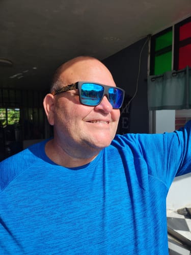 Customer photo review of Mis Raíces Blue