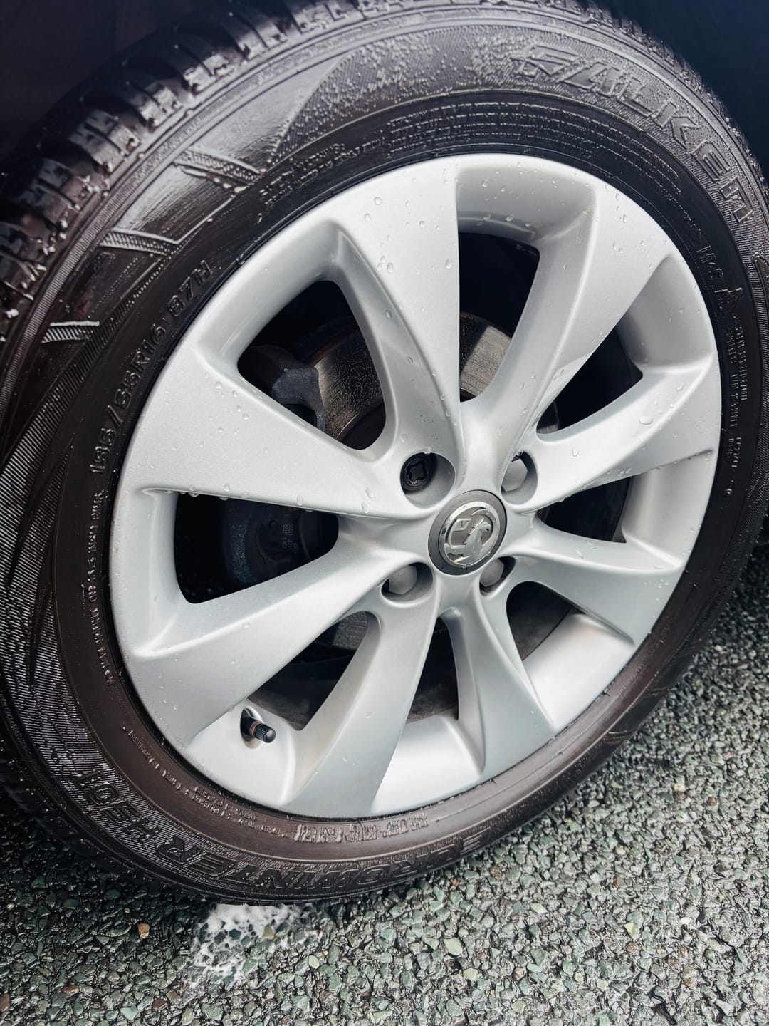 Customer photo review of Revolution - Tyre & Trim Gel