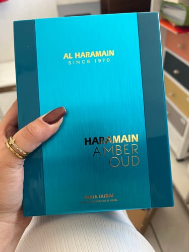 Reseña con foto de un cliente sobre Perfume Al Haramain Amber Oud Aqua Dubai XDP Unisex
