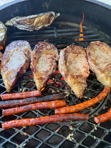 Reseña con foto de un cliente sobre Rib Eye Steak