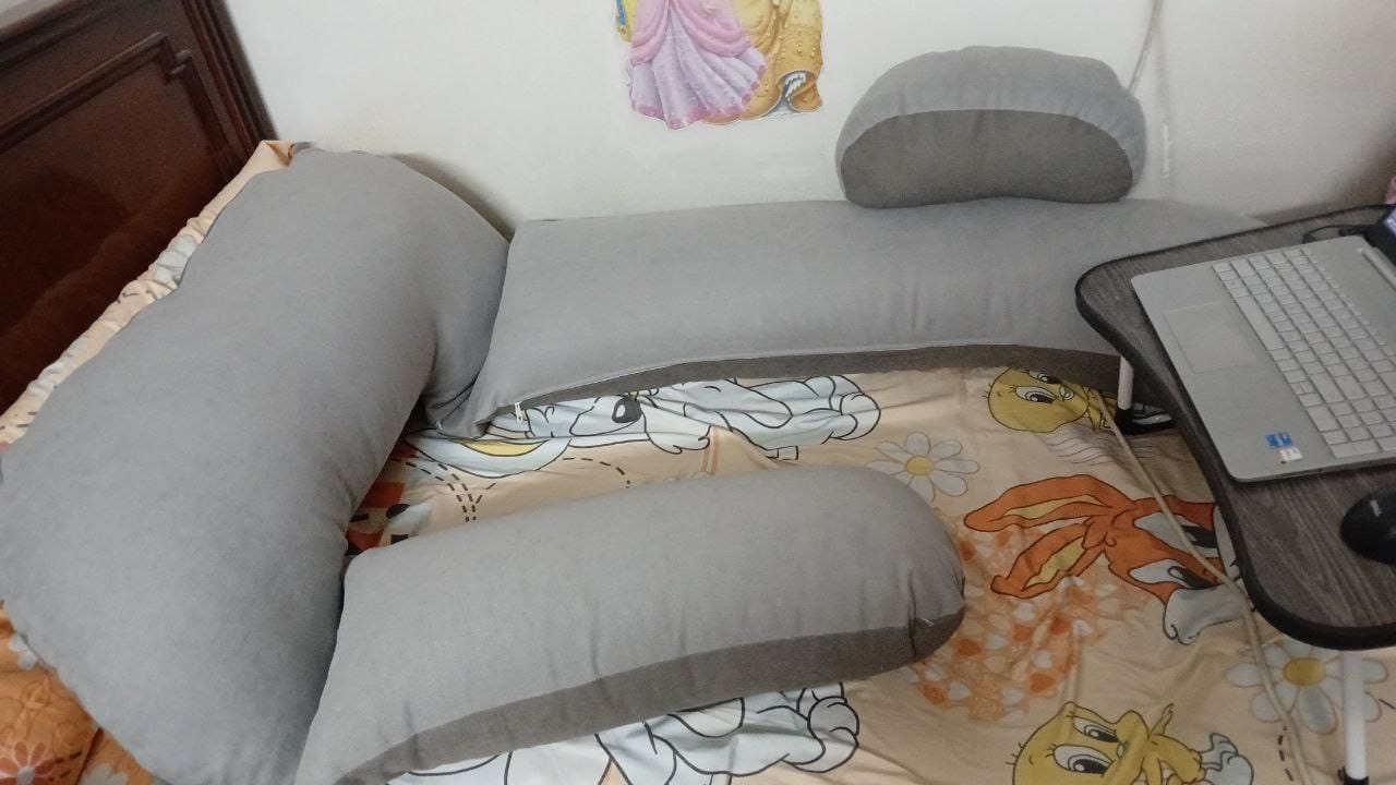 Customer photo review of Long U Shape Pillow