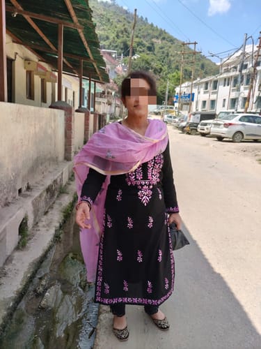 Customer photo review of Gul-e-Jahaan Black & Lavender Cotton Kurta