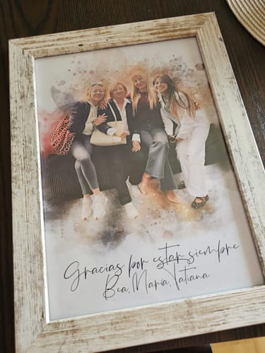 Customer photo review of Regalo para el Día de la Madre – Tu foto en acuarela – Regalo personalizado para mamá