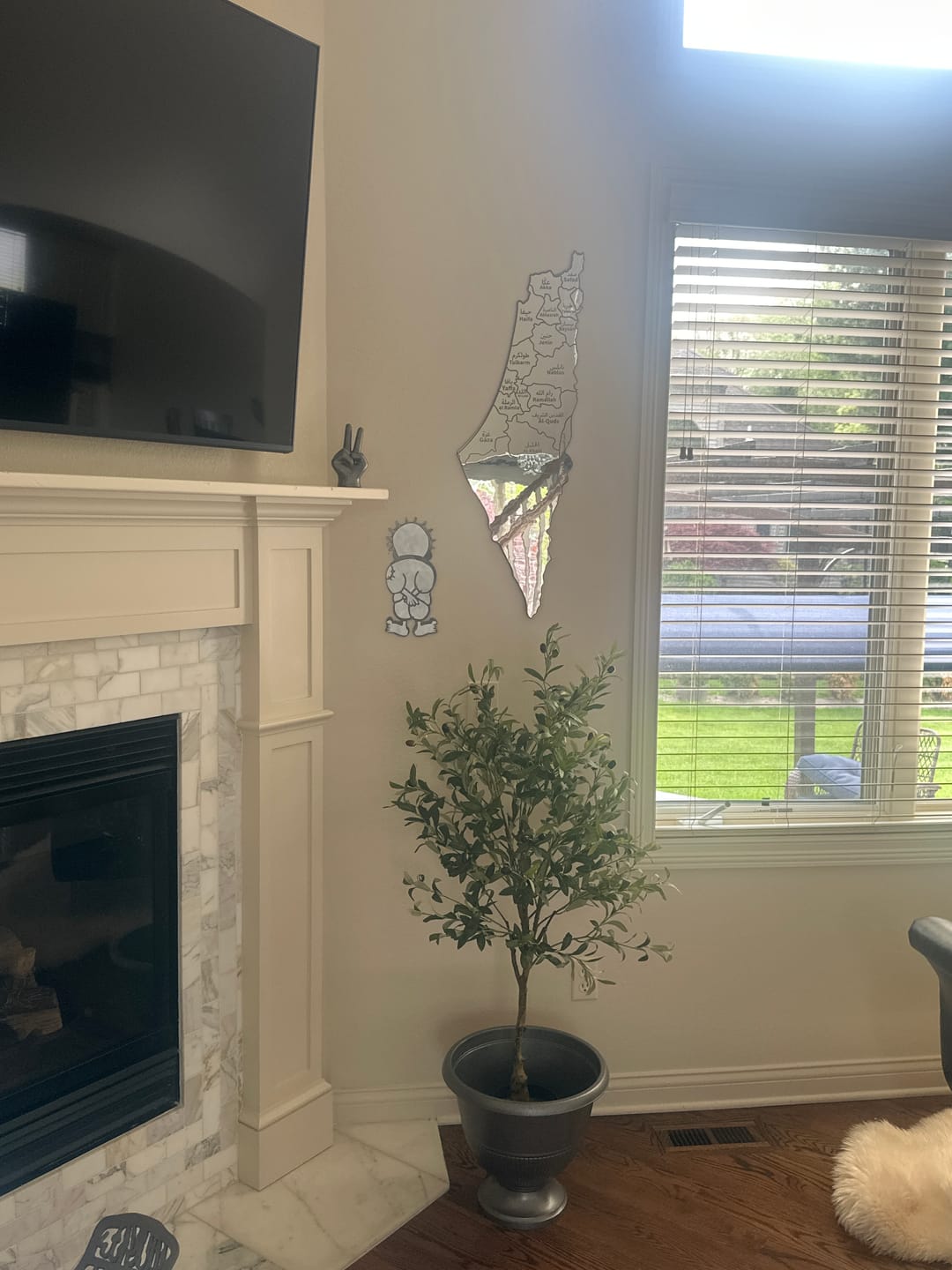 Customer photo review of Palestine Wooden Wall Map Islamic Wall Art Decor