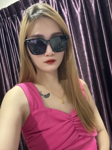 Customer photo review of Cleo Square Framed Sunglasses