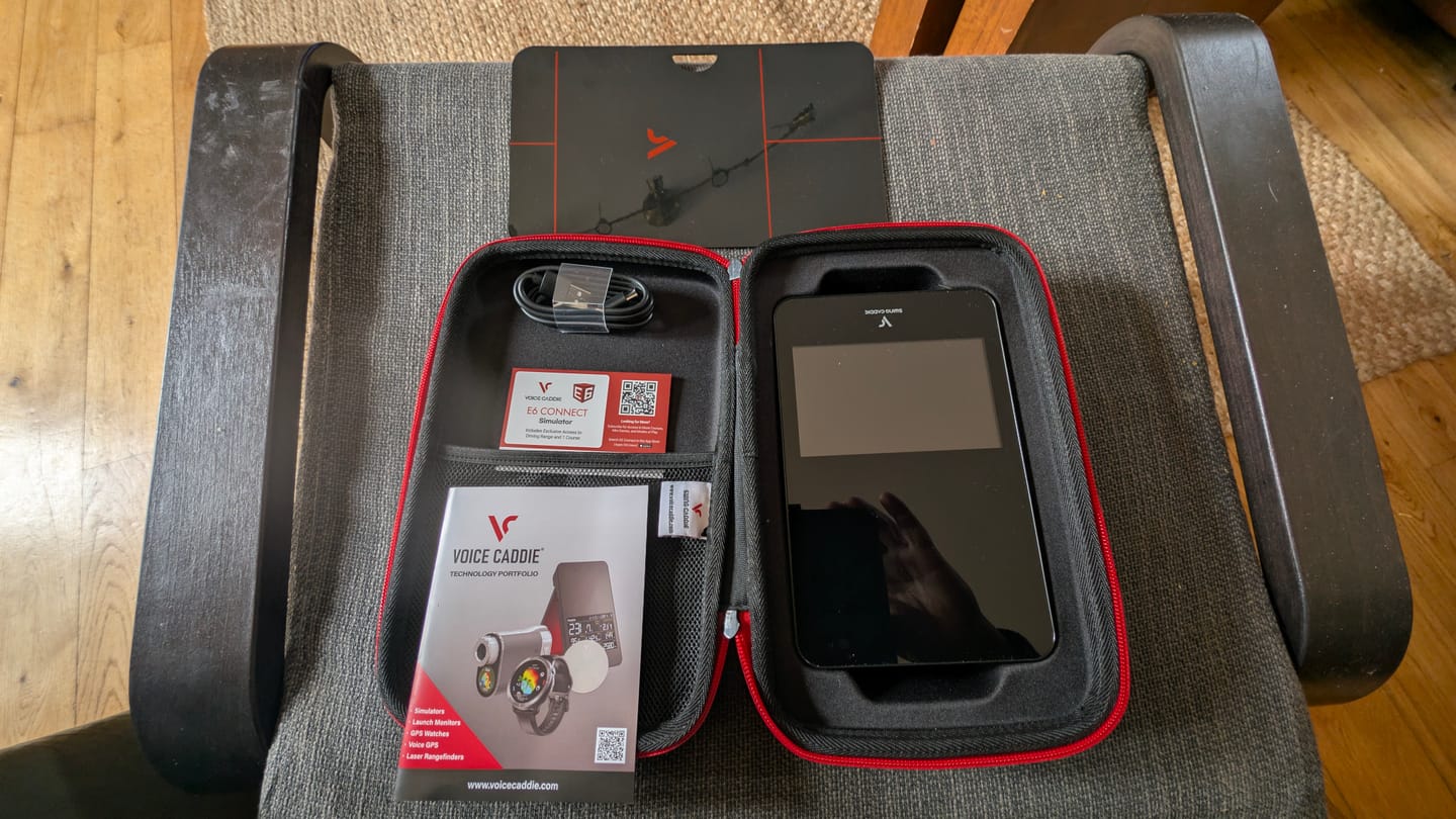 Customer photo review of SC4 PRO Launch Monitor + 3D Driving Range Simulator Breaking Eighty Special