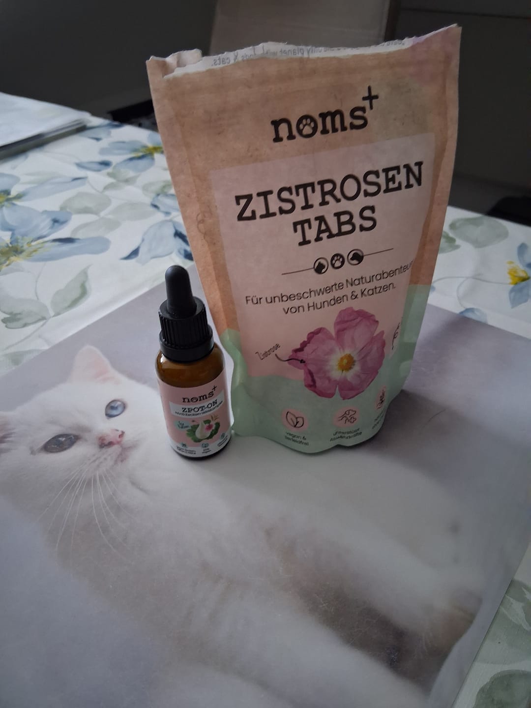 Customer photo review of Zistrosen Tabs - 100% natürliches Zistrosen-Leckerli für Wald- & Wiesenspaziergänge