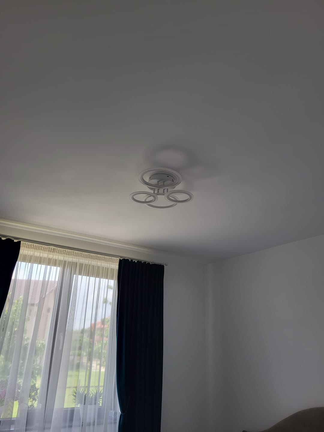 Customer photo review of Lustra LED 2+2 CIRCLE Design Alb Echivalent 400W Telecomanda