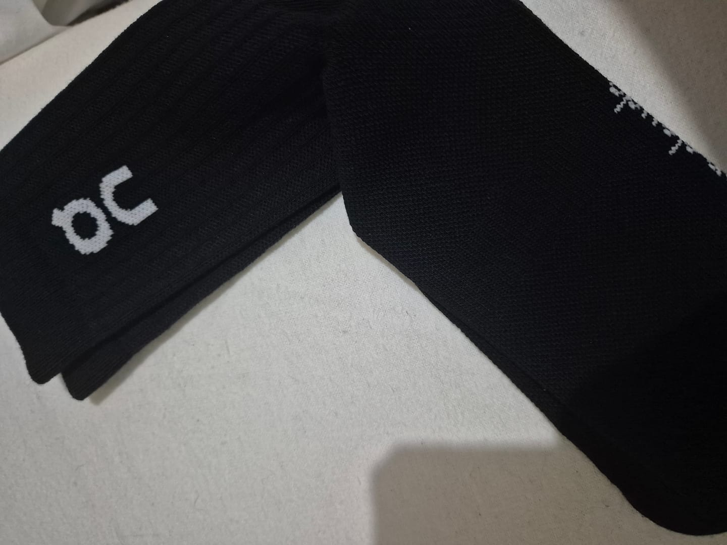 Customer photo review of ON Logo Sock High  3P Unisex - Black