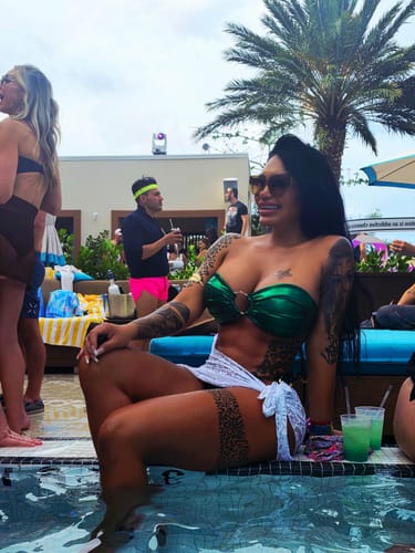 Customer photo review of FRIDA TOP - GLITTER GREEN