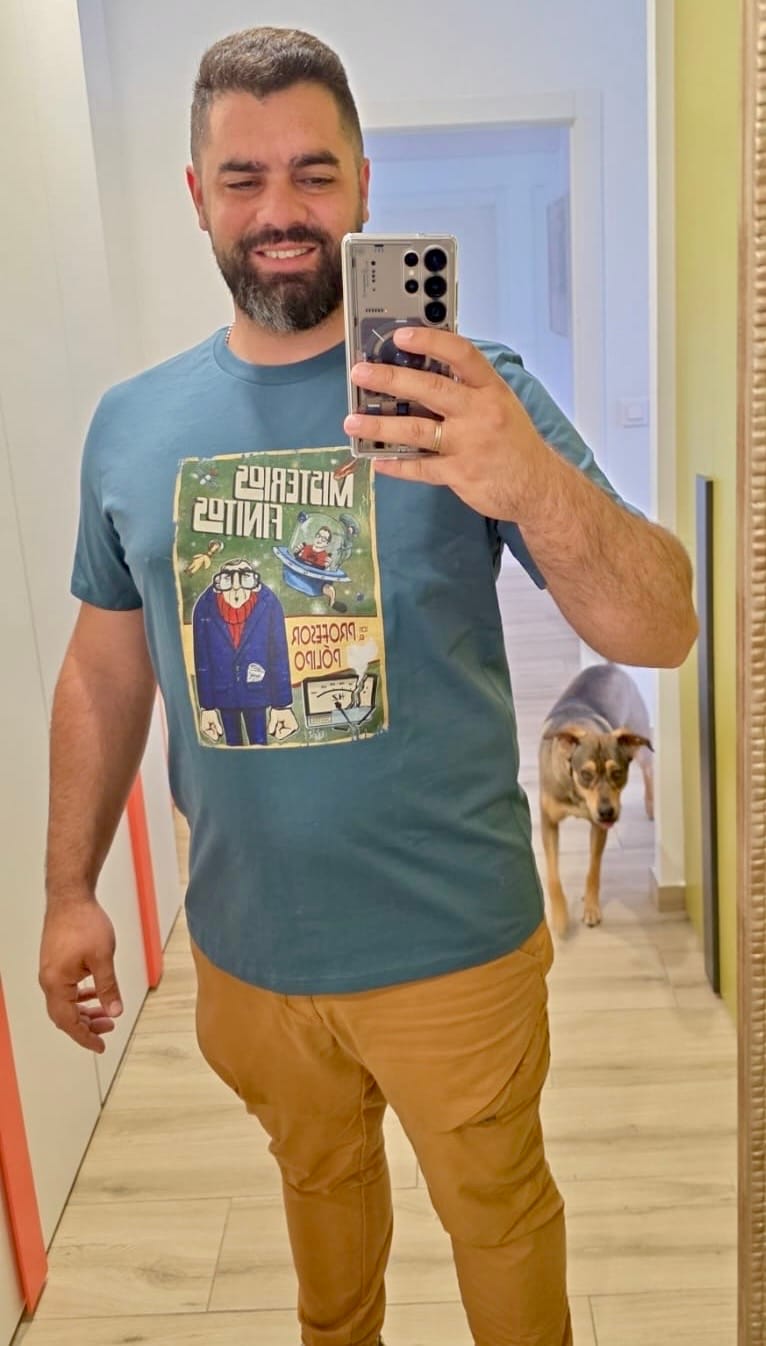 Customer photo review of Camiseta Misterios Finitos