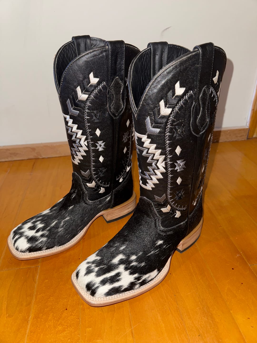 Customer photo review of Genuine Cowhide Boots - Square Toe