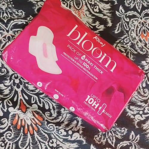 Customer photo review of Rivaj Maxi Thick Bloom Sanitary Pads (Large) 18 PCS
