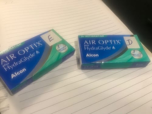 Customer photo review of Lentes de Contato Air Optix Plus Hydraglyde Astigmatism