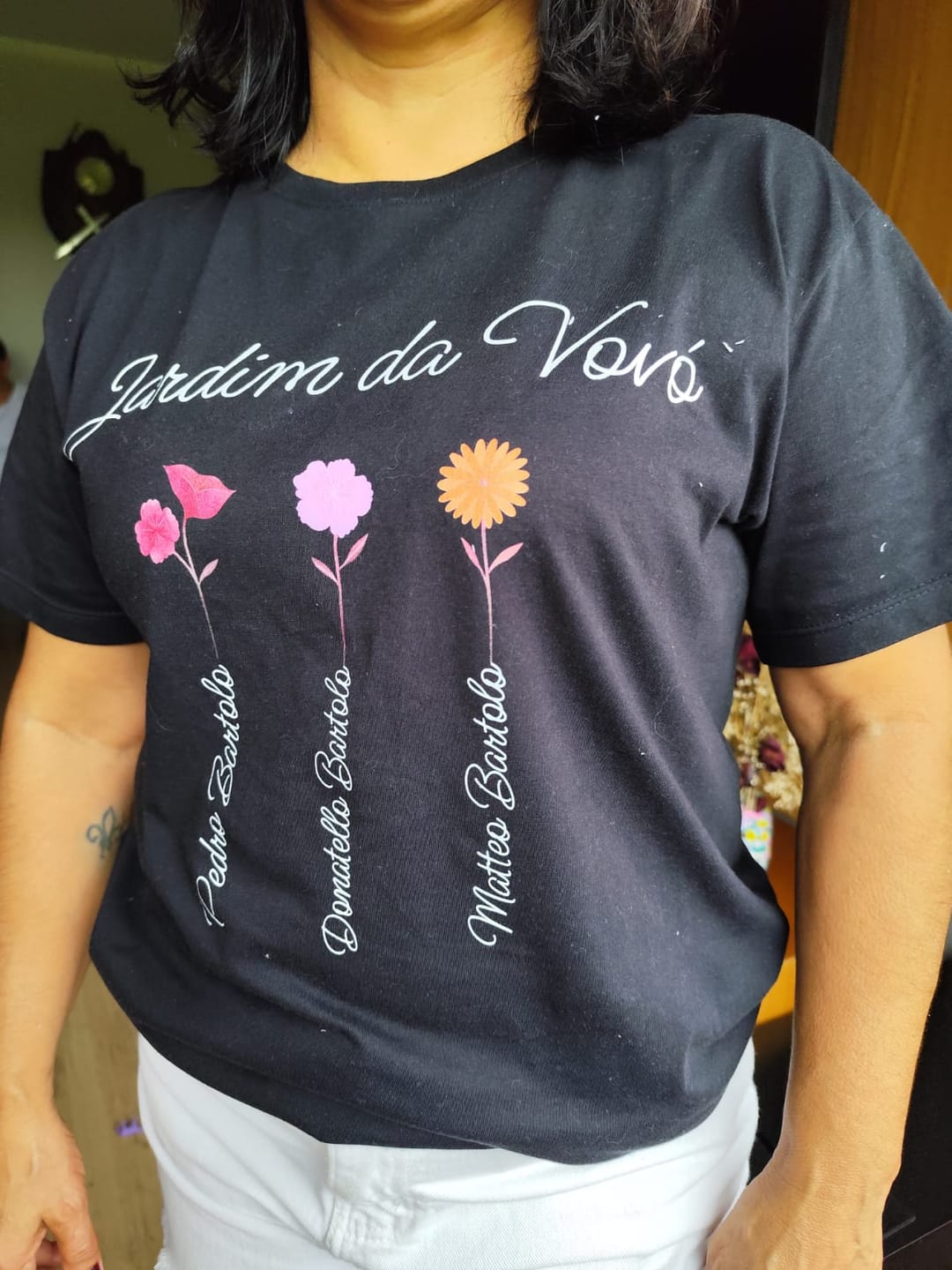 Customer photo review of Camiseta Personalizada Jardim da Vovó - PRETA - Algodão 100%