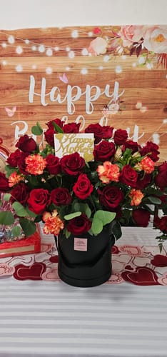 Customer photo review of 50 Box - Red Roses