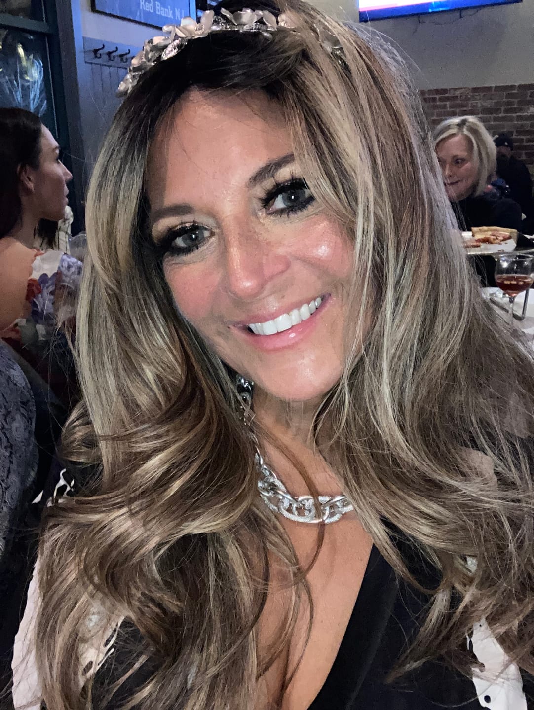 Customer photo review of FreeTress Equal Curtain Bang HD Lace Wig - BOMBSHELL