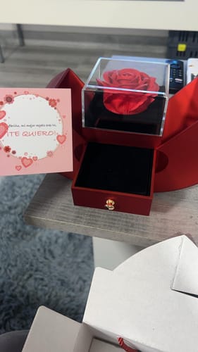 Customer photo review of 🌹Rosa Eterna + Collar + Pulsera Trébol Plata + Dedicatoria GRATIS -PARA MI HIJA
