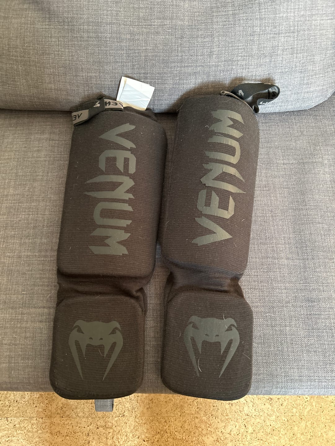 Customer photo review of Venum Schienbeinschoner Kontact - Schwarz/Schwarz