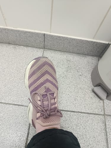 Customer photo review of Zapatilla de Seguridad Guyisa Modelo 0277 Mujer Puntera de Acero Suela de Kevlar Anti Clavos